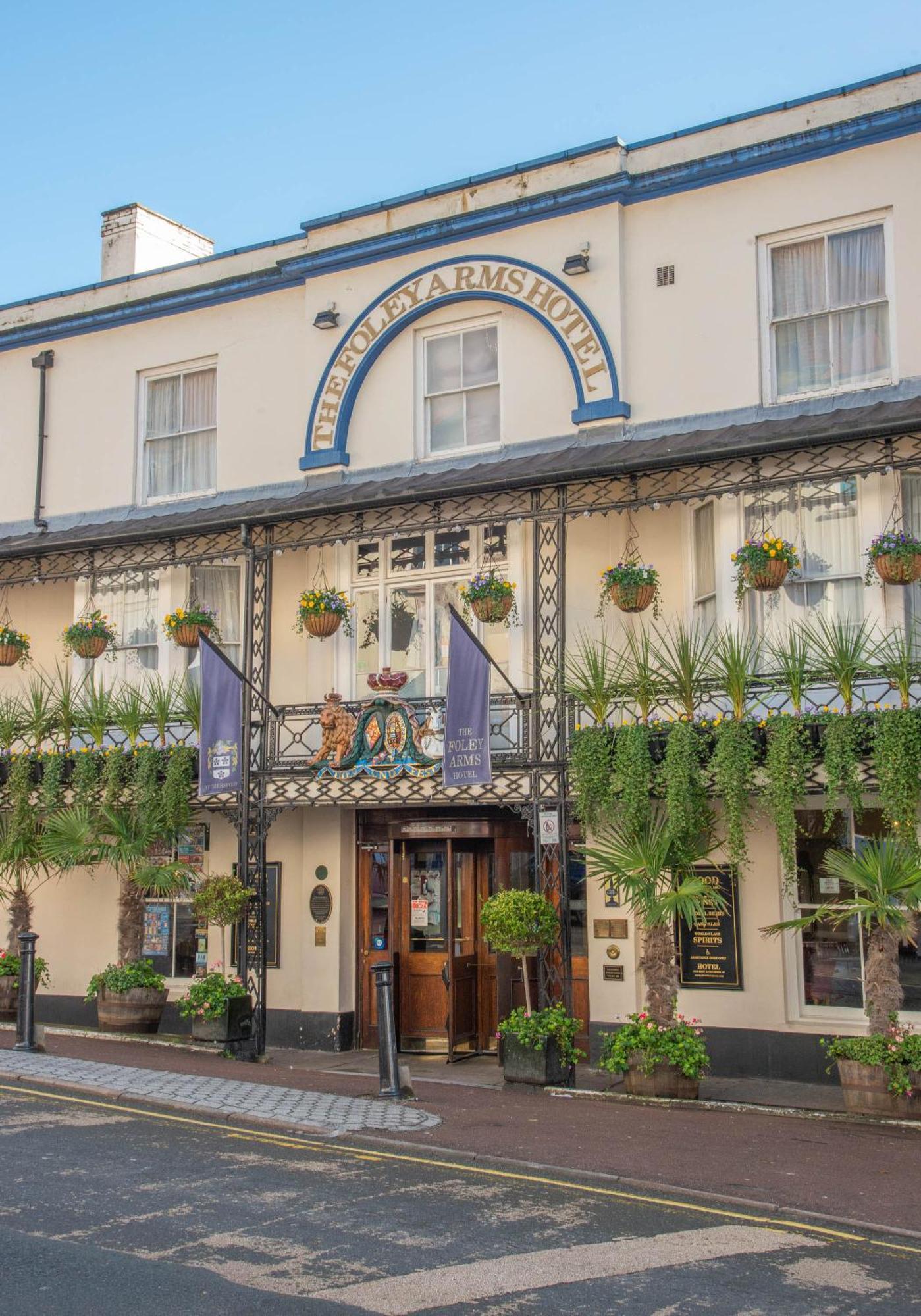 Foley Arms Hotel Great Malvern Exterior foto